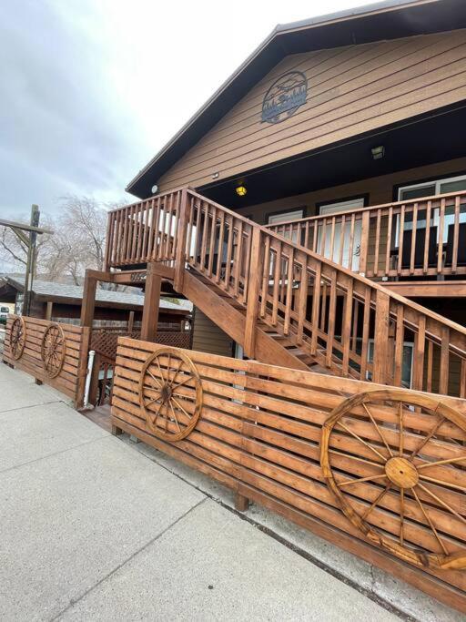 Parkway Yellowstone Guest House Apartment #3 Гардинер Экстерьер фото