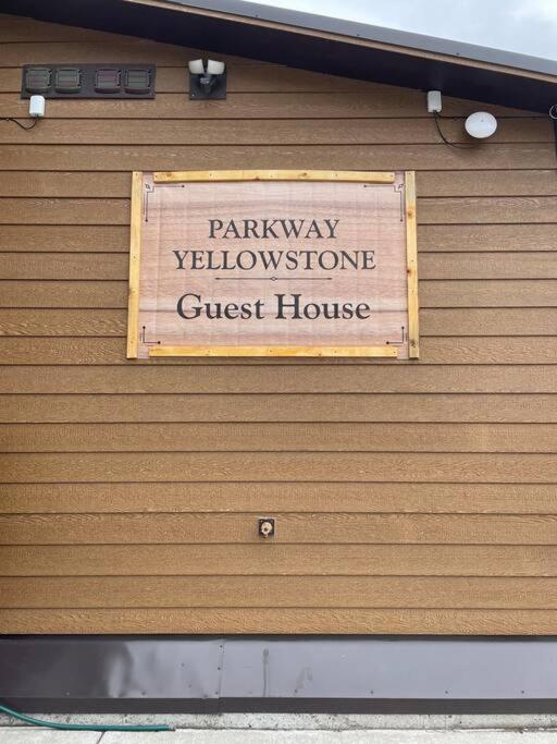Parkway Yellowstone Guest House Apartment #3 Гардинер Экстерьер фото